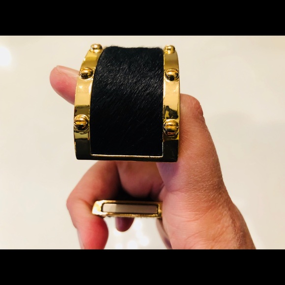 Black cuff - Picture 4 of 4